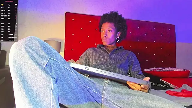 JhonyMiller  online show from December 2025 07:32:01 PM