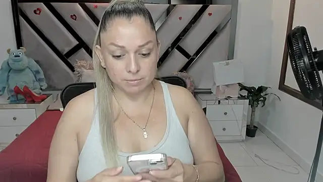 natalia5560 online show from November 2025 01:21:02 PM