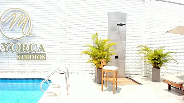 loladupont online show from March 2025 05:48:02 PM