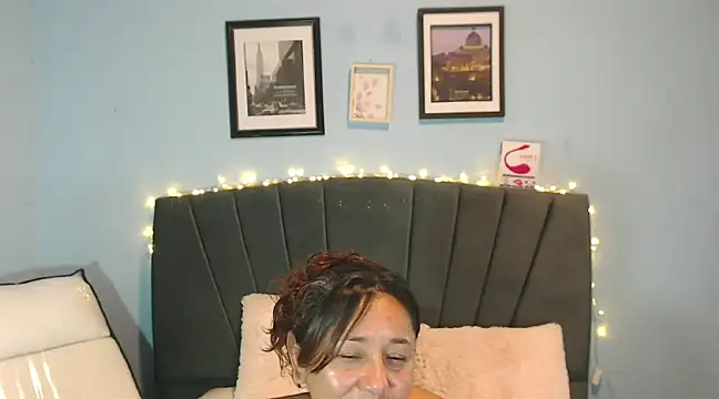 Snapshot of AngelRouss chatting on January 2025 11:26:02 AM AngelRouss online show from January 2025 11:26:02 AM