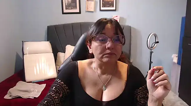 Snapshot of AngelRouss chatting on February 2025 02:00:02 PM AngelRouss online show from February 2025 02:00:02 PM