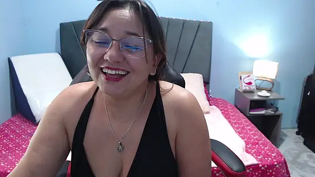 Snapshot of AngelRouss chatting on March 2025 02:44:01 PM AngelRouss online show from March 2025 02:44:01 PM