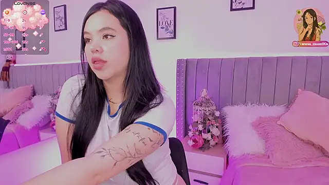 vanesa moon   online show from November 2025 11:40:01 PM