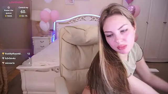 Snapshot of LexxiJoy chatting on February 2025 01:33:01 PM LexxiJoy online show from February 2025 01:33:01 PM