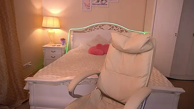 Snapshot of LexxiJoy chatting on March 2025 01:42:02 PM LexxiJoy online show from March 2025 01:42:02 PM
