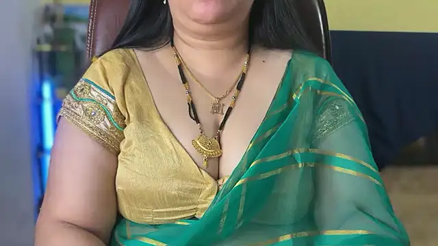 FlatVincy4 online show from February 2026 04:17:02 AM