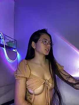 Snapshot of Rosita_forever_ chatting on February 2025 06:59:02 PM Rosita forever online show from February 2025 06:59:02 PM
