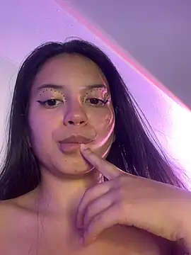 Snapshot of Rosita_forever_ chatting on February 2025 09:09:01 PM Rosita forever online show from February 2025 09:09:01 PM