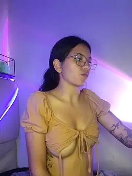 Snapshot of Rosita_forever_ chatting on March 2025 03:56:01 PM Rosita forever online show from March 2025 03:56:01 PM