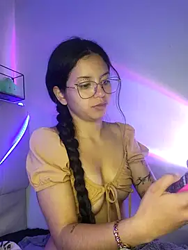 Snapshot of Rosita_forever_ chatting on March 2025 10:02:02 PM Rosita forever online show from March 2025 10:02:02 PM