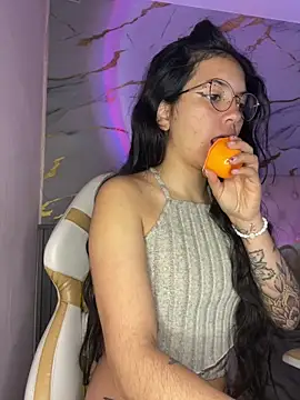 Snapshot of Rosita_forever_ chatting on September 2025 01:56:01 PM Rosita forever online show from September 2025 01:56:01 PM