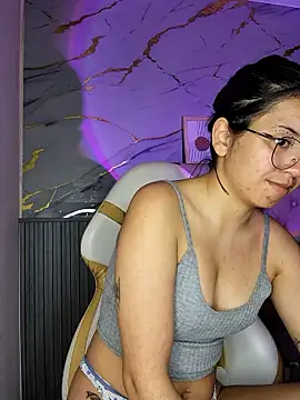Snapshot of Rosita_forever_ chatting on September 2025 02:04:01 AM Rosita forever online show from September 2025 02:04:01 AM
