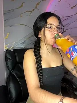Snapshot of Rosita_forever_ chatting on October 2025 02:07:02 PM Rosita forever online show from October 2025 02:07:02 PM