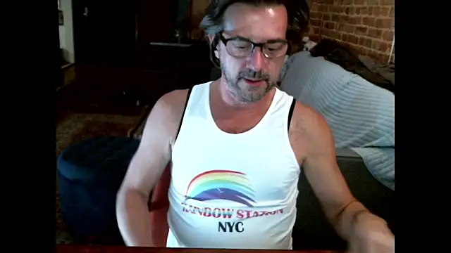 Johnny Bottoms online show from December 2025 10:28:02 PM