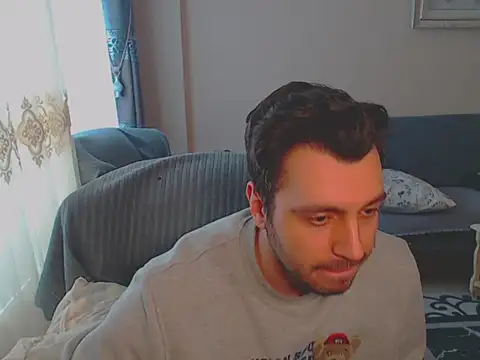 handsomeee04 online show from February 2025 02:44:01 PM