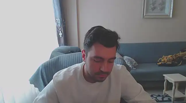 handsomeee04 online show from March 2025 09:49:01 AM