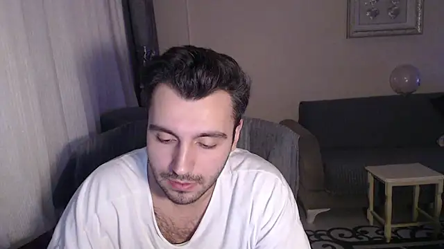 handsomeee04 online show from October 2025 03:48:02 AM