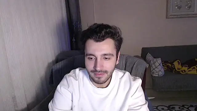 handsomeee04 online show from October 2025 08:22:02 PM