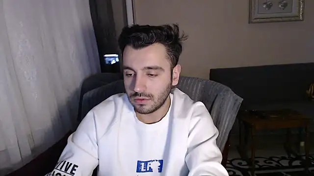 handsomeee04 online show from November 2025 10:47:01 PM