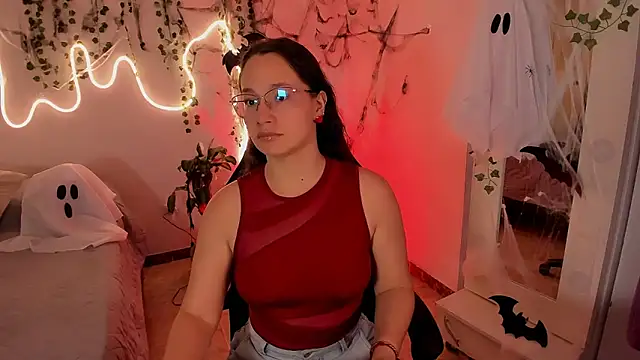 emmaTorres1 online show from October 2025 02:30:01 PM