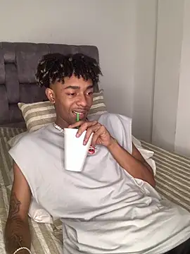 Boy cock18 online show from February 2025 05:00:01 AM