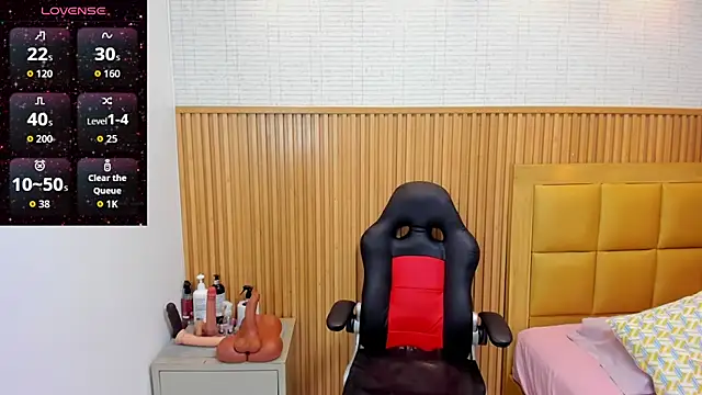 LOLAMAXI online show from November 2025 03:27:01 AM