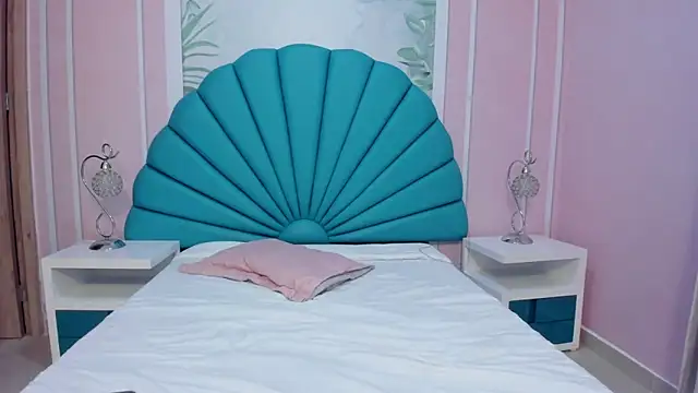 Snapshot of Daphne_Fox_ chatting on February 2025 08:33:02 AM Daphne Fox online show from February 2025 08:33:02 AM