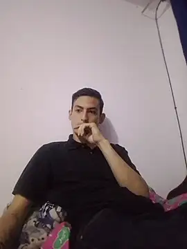 Snapshot of x_daviid_x chatting on November 2025 01:06:01 AM x daviid x online show from November 2025 01:06:01 AM