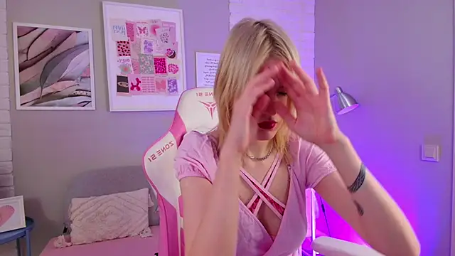 NellieLoyns online show from March 2025 05:02:02 PM