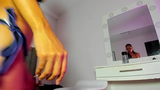 Snapshot of GysellHanson chatting on February 2025 11:54:01 AM GysellHanson online show from February 2025 11:54:01 AM