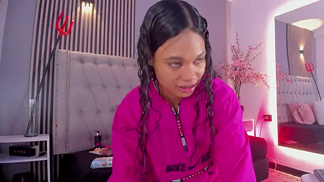 Snapshot of GysellHanson chatting on October 2025 11:44:02 AM GysellHanson online show from October 2025 11:44:02 AM