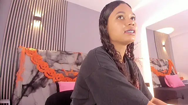 Snapshot of GysellHanson chatting on October 2025 11:25:01 AM GysellHanson online show from October 2025 11:25:01 AM