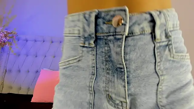 Snapshot of GysellHanson chatting on November 2025 11:36:02 AM GysellHanson online show from November 2025 11:36:02 AM