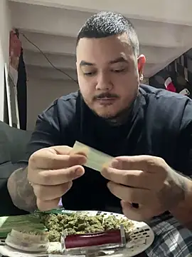 El Titan1998 online show from January 2025 12:05:01 PM