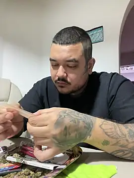 El Titan1998 online show from March 2025 10:58:02 PM