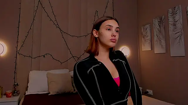 Snapshot of AngelicaKleee chatting on September 2025 01:40:01 AM AngelicaKleee online show from September 2025 01:40:01 AM