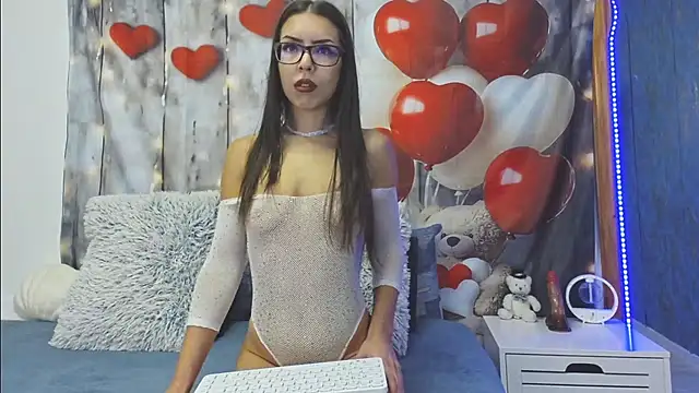 EmaLowe online show from September 2025 02:12:01 AM