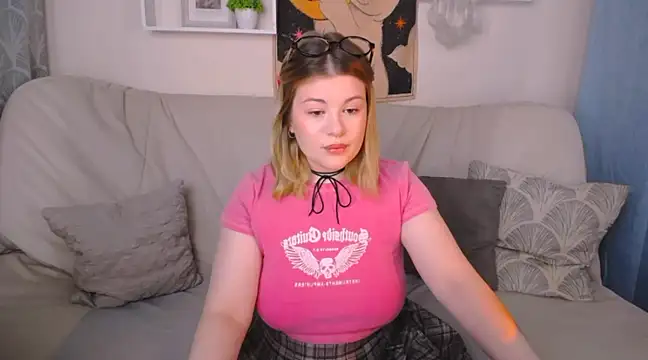 Snapshot of TessPleasure chatting on January 2025 04:47:01 AM TessPleasure online show from January 2025 04:47:01 AM