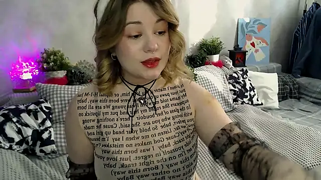 Snapshot of TessPleasure chatting on February 2025 10:28:01 AM TessPleasure online show from February 2025 10:28:01 AM