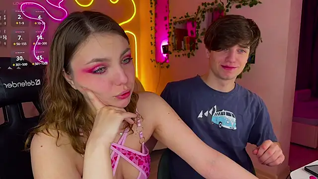 RobertAndLinela online show from March 2025 05:27:01 PM