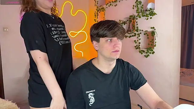 RobertAndLinela online show from September 2025 03:08:01 AM