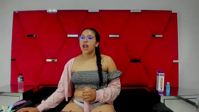 IsabellRodriguez18 online show from January 2025 10:04:02 AM
