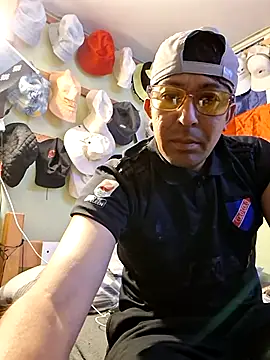 zeus2630 online show from December 2025 09:52:01 PM