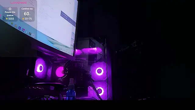 Yu UwU  online show from December 2024 12:34:01 PM