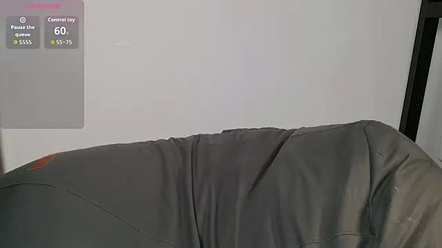 Yu UwU  online show from February 2026 01:59:01 PM