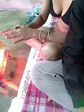 Snapshot of Coupleshow47 chatting on November 2025 10:41:02 PM Coupleshow47 online show from November 2025 10:41:02 PM