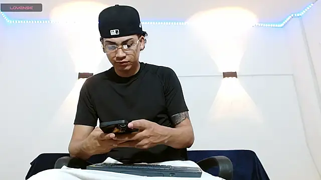 Br4ndxpimm online show from November 2025 07:49:02 PM