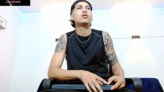 Br4ndxpimm online show from November 2025 03:56:01 PM