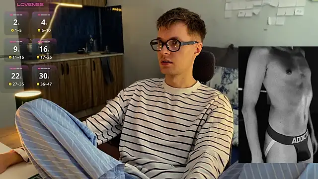 Leonnextdoor online show from February 2026 04:00:01 AM