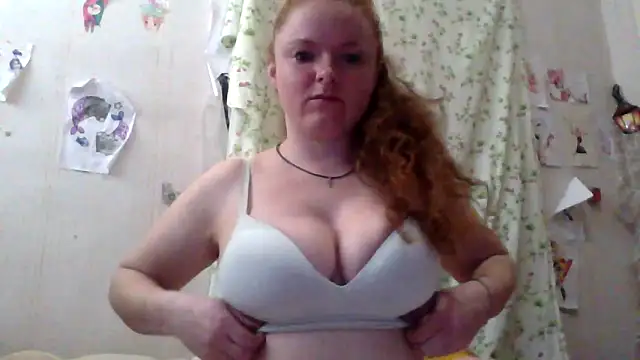 Snapshot of Rae_Jeannie chatting on April 2026 05:32:02 AM Rae Jeannie online show from April 2026 05:32:02 AM